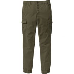 Spodnie bojówki ze stretchem Slim Fit Straight bonprix ciemnooliwkowy. Joggery i bojówki marki Under Armour. Za 109.99 zł.