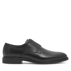 Półbuty Lasocki. Czarne eleganckie półbuty Lasocki, bez wzorów, bez obcasa, bez zapięcia. Za 229.99 zł.