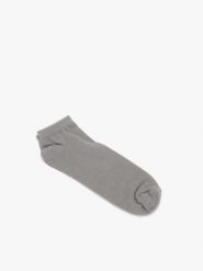 Szare skarpety męskie. Szare skarpety Ryłko, bez wzorów, z bawełny. Za 24.99 zł.
