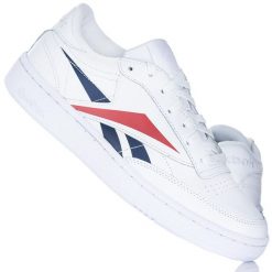 Buty męskie do chodzenia Reebok CLUB C 85 MU. Białe buty sportowe casual Reebok, bez wzorów, bez zapięcia, reebok club. W wyprzedaży za 199.00 zł.