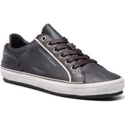 Sneakersy GUESS - FMLOW4 LEA12 BLACK. Buty sportowe casual marki Guess. W wyprzedaży za 339.00 zł.