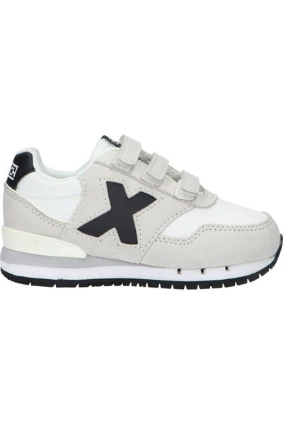 Trampki Munich Model 1695105m Kolor Biały. Brązowe trampki munich, m, bez wzorów, bez zapięcia. Za 273.95 zł.