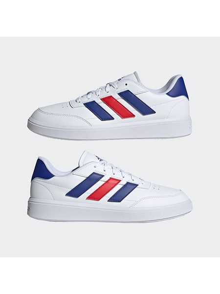 Adidas Sneakersy "Courtblock" w kolorze biało-niebieskim rozmiar: 43. Białe buty sportowe casual Adidas, bez wzorów, bez zapięcia. Za 157.35 zł.