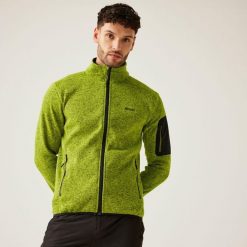 Męski polar Newhill z zamkiem błyskawicznym. Zielone bluzy z polaru Regatta, m, bez wzorów, z dzianiny, bez kaptura. Za 89.99 zł.