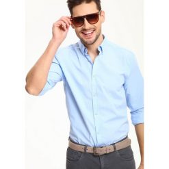 KOSZULA DŁUGI RĘKAW MĘSKA REGULAR FIT. Koszule marki TOP SECRET. W wyprzedaży za 39.99 zł.