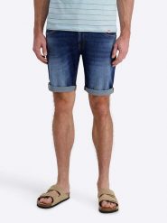 Timezone Szorty dżinsowe "Scotty" - Slim fit - w kolorze niebieskim rozmiar: W32. Niebieskie szorty Timezone, bez wzorów, z jeansu, klasyczne. Za 127.05 zł.