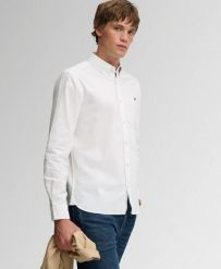 Superdry Klasyczna koszula Oxford z długim rękawem z bawełny organicznej. Białe koszule Superdry, xl, bez wzorów, z bawełny, bez kołnierzyka, bez ramiączek. Za 324.25 zł.