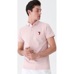 Koszulka polo z haftem - Różowy. Koszulki polo sportowe House. Za 49.99 zł.