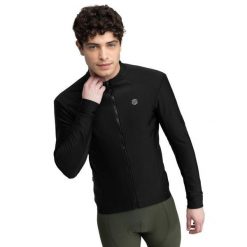 Męska kurtka rowerowa softshell Kolarstwo Siroko J1 Furkapass. Czarne kurtki SIROKO, m, bez wzorów, z materiału, bez kaptura. W wyprzedaży za 252.00 zł.