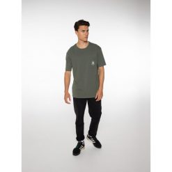 Koszulka męska Protest ISIAH. Zielone bielizna termoaktywna Protest, na lato, m, bez wzorów, z bawełny, bez ramiączek. Za 129.99 zł.