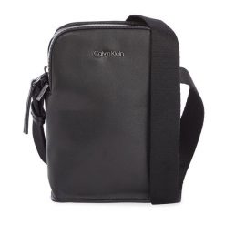Saszetka Calvin Klein. Czarne saszetki i nerki CALVIN KLEIN, bez wzorów. Za 389.99 zł.