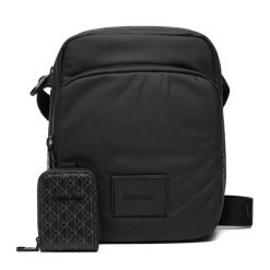 Saszetka Calvin Klein. Czarne saszetki i nerki CALVIN KLEIN, bez wzorów. Za 369.99 zł.