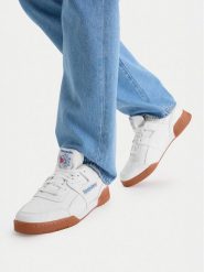Reebok Sneakersy EO-WORKOUT PLUS 100244983 Biały. Białe buty sportowe casual Reebok, bez wzorów, ze skóry, bez zapięcia. Za 349.99 zł.