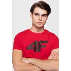 T-shirt męski TSM303 - czerwony. Czerwone t-shirty 4F, m, bez wzorów, bez kołnierzyka, bez ramiączek. Za 49.99 zł.