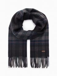 Męski szalik w szkocką kratę z frędzlami – czarno-szary V1 OM-ACSF-0113 - uniwersalny. Szare szaliki Ombre Clothing, bez wzorów, z materiału. Za 47.99 zł.