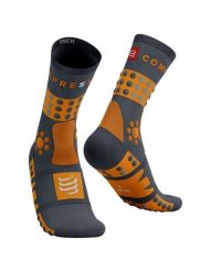 Skarpety trekkingowe Compressport Trekking Socks. Brązowe skarpety Compressport, bez wzorów, z elastanu. Za 156.85 zł.
