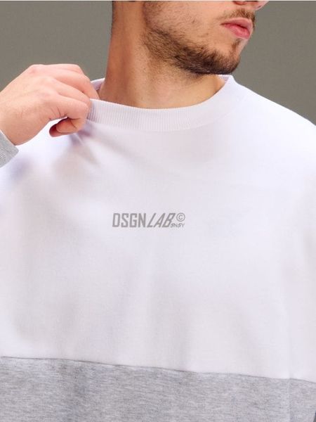 Bawełniana bluza crewneck z napisem - szary. Szare bluzy bez kaptura Sinsay, l, bez wzorów, z bawełny, bez kaptura. Za 35.99 zł.