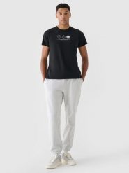 4F T-shirt regular z nadrukiem męski - czarny M. Czarne t-shirty 4F, m, bez wzorów, z bawełny, bez kołnierzyka, bez ramiączek. W wyprzedaży za 39.99 zł.