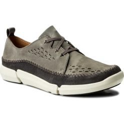 Półbuty CLARKS - Trifri Lace 261280127 Grey Nubuck. Szare eleganckie półbuty Clarks, bez wzorów, z materiału, bez obcasa, bez zapięcia. W wyprzedaży za 189.00 zł.