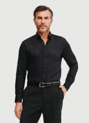 PAKO LORENTE – Bawełniana koszula męska w czarnym kolorze. Czarne koszule Pako Lorente, m, bez wzorów, z bawełny, bez kołnierzyka, bez ramiączek. Za 89.99 zł.