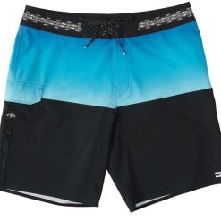 Szorty kąpielowe męskie Billabong Fifty50 Pro. Niebieskie krótkie spodenki sportowe Billabong, m, bez wzorów, z elastanu. Za 149.99 zł.