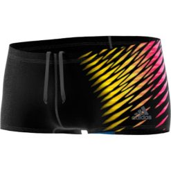 Kąpielówki w kolorze czarnym ze wzorem. Kąpielówki adidas Swim. W wyprzedaży za 85.95 zł.