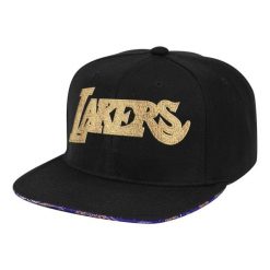 Czapka z daszkiem bejsbolówka Mitchell & Ness NBA Los Angeles Lakers. Czarne czapki z daszkiem Mitchell & Ness, bez wzorów. Za 98.10 zł.