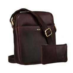 Brązowa torba-listonoszka ze skóry naturalnej z etui na klucze w zestawie PTN 720E-OPU Peterson. Brązowe torby na ramię Peterson, bez wzorów, ze skóry, na ramię, bez dodatków. Za 169.99 zł.