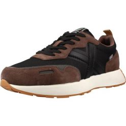 Buty MUNICH 8907110M XEMINE 110 Brązowy. Brązowe buty turystyczne munich, bez wzorów, z tkaniny, bez zapięcia, na fitness i siłownię. Za 465.99 zł.