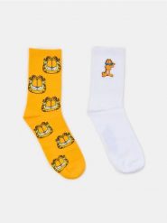 Długie skarpetki z nadrukiem i haftem Garfield 2 pack - wielobarwny. Skarpety Sinsay, bez wzorów. Za 15.99 zł.