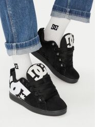 DC Shoes Sneakersy EO-COURT GRAFFIK PUFF DC04304001 Czarny. Czarne buty sportowe casual DC Shoes, bez wzorów, z materiału, bez zapięcia. Za 379.99 zł.