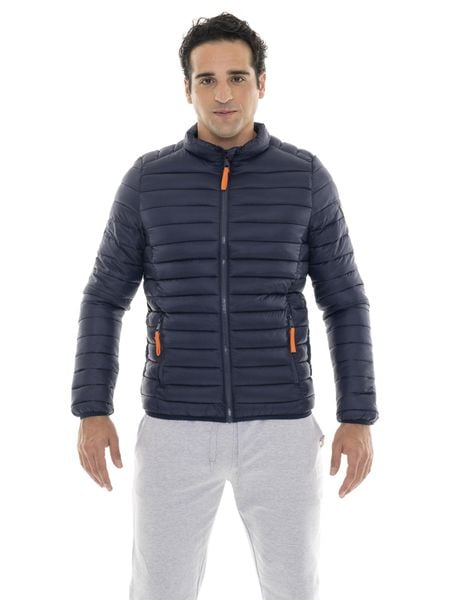 Kurtka puchowa z pełny zamek błyskawiczny na co dzień. Czarne kurtki LEONE 1947 APPAREL, s, bez wzorów, z puchu, bez kaptura. Za 530.46 zł.