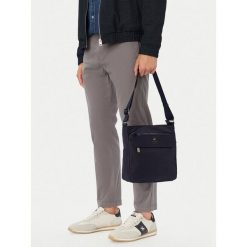 Saszetka Beverly Hills Polo Club. Niebieskie torby na ramię Beverly Hills Polo Club, bez wzorów, małe, bez dodatków. Za 149.99 zł.