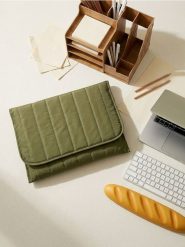 Pikowana torba na laptopa - khaki. Brązowe torby na laptopa Sinsay, pikowane. Za 29.99 zł.