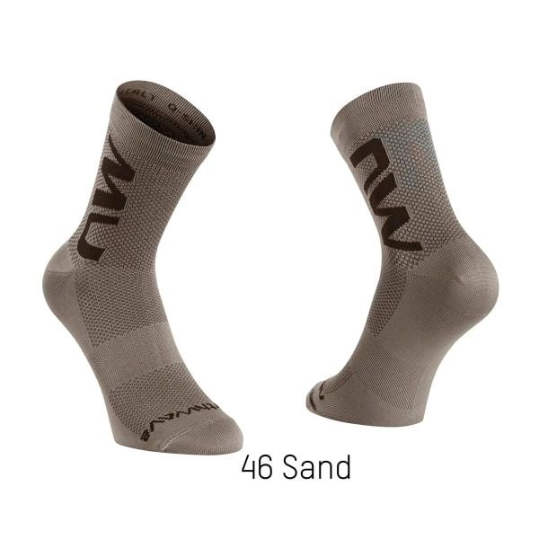 Skarpety rowerowe NORTHWAVE Extreme Air Mid Sock. Żółte skarpety Northwave, bez wzorów, z dzianiny. Za 120.00 zł.
