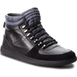 Trzewiki TOMMY HILFIGER - Core Hiking Inspired FM0FM01836 Black 990. Botki sznurowane marki Tommy Hilfiger. W wyprzedaży za 329.00 zł.
