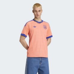 Bramkarska koszulka wyjazdowa Niemcy 26. Brązowe bluzy Adidas, bez wzorów, bez kaptura. Za 439.00 zł.