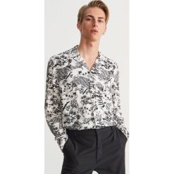 Wzorzysta koszula Heroes - Biały. Koszule marki Reserved. Za 139.99 zł.
