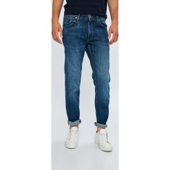Wrangler - Jeansy Greensboro. Jeansy Wrangler. W wyprzedaży za 219.90 zł.