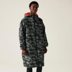 Wodoodporny szlafrok do przewijania dla dorosłych unisex. Brązowe szlafroki Regatta, m, bez wzorów, bez ramiączek, bez kaptura. Za 329.99 zł.