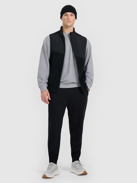 4F Spodnie dresowe joggery męskie - czarne M. Czarne joggery i bojówki 4F, na co dzień, m, bez wzorów, z dresówki, sportowe. Za 149.99 zł.