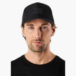 Czapka z daszkiem Unisex Swedemount Nordkap Trucker Cap II. Czarne czapki z daszkiem SWEDEMOUNT, bez wzorów. Za 79.99 zł.