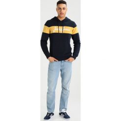 Jack & Jones JORGOLD HOOD Bluza z kapturem total eclipse. Bluzy z kapturem marki Jack & Jones, m, z bawełny, z kapturem. Za 129.00 zł.