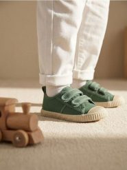 Trampki na rzepy - zielony. Zielone trampki Sinsay, l, bez wzorów, bez zapięcia. Za 27.99 zł.