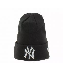 Czapka New York Yankees Metallic. Białe czapki zimowe New Era, bez wzorów. Za 139.99 zł.