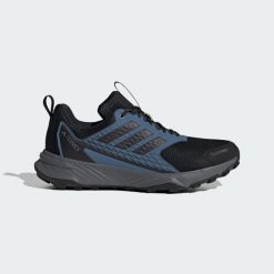 Buty do biegów przełajowych Terrex Tracefinder 2 CLIMAPROOF. Brązowe buty do biegania Adidas, bez wzorów, bez zapięcia, do biegania, ClimaProof (Adidas). Za 349.00 zł.