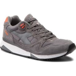 Sneakersy DIADORA - V7000 Nyl II 501.170939 01 C6279 Steel Gray/Vermillion Ora. Buty sportowe casual marki Diadora. W wyprzedaży za 259.00 zł.