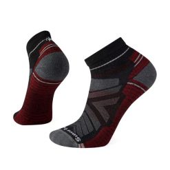 Skarpety trekkingowe Smartwool Hike Light Cushion Ankle. Czerwone skarpety Smartwool, bez wzorów, z wełny. Za 94.99 zł.