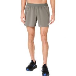 Spodenki sportowe męskie Road 5IN Short. Szare krótkie spodenki sportowe ASICS, m, bez wzorów, z materiału. Za 209.99 zł.