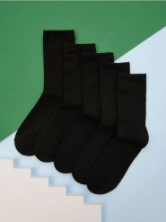 Skarpetki 5 pack - czarny. Czarne skarpety Sinsay, bez wzorów. Za 12.99 zł.